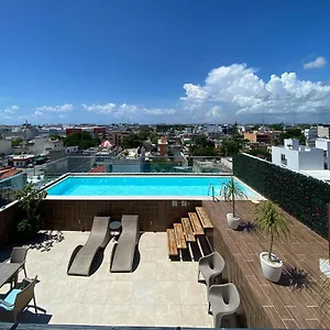 With Roofpool In Vanessa 24 , Playa del Carmen México
